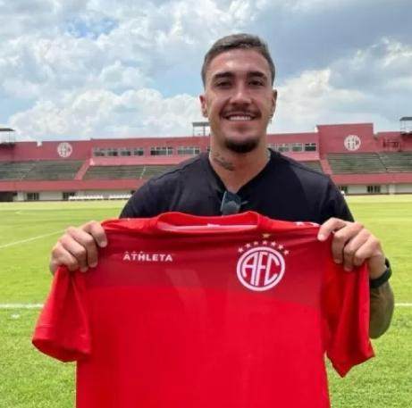 罗马里尼奥加盟里约美洲队 其父罗马里奥是主席