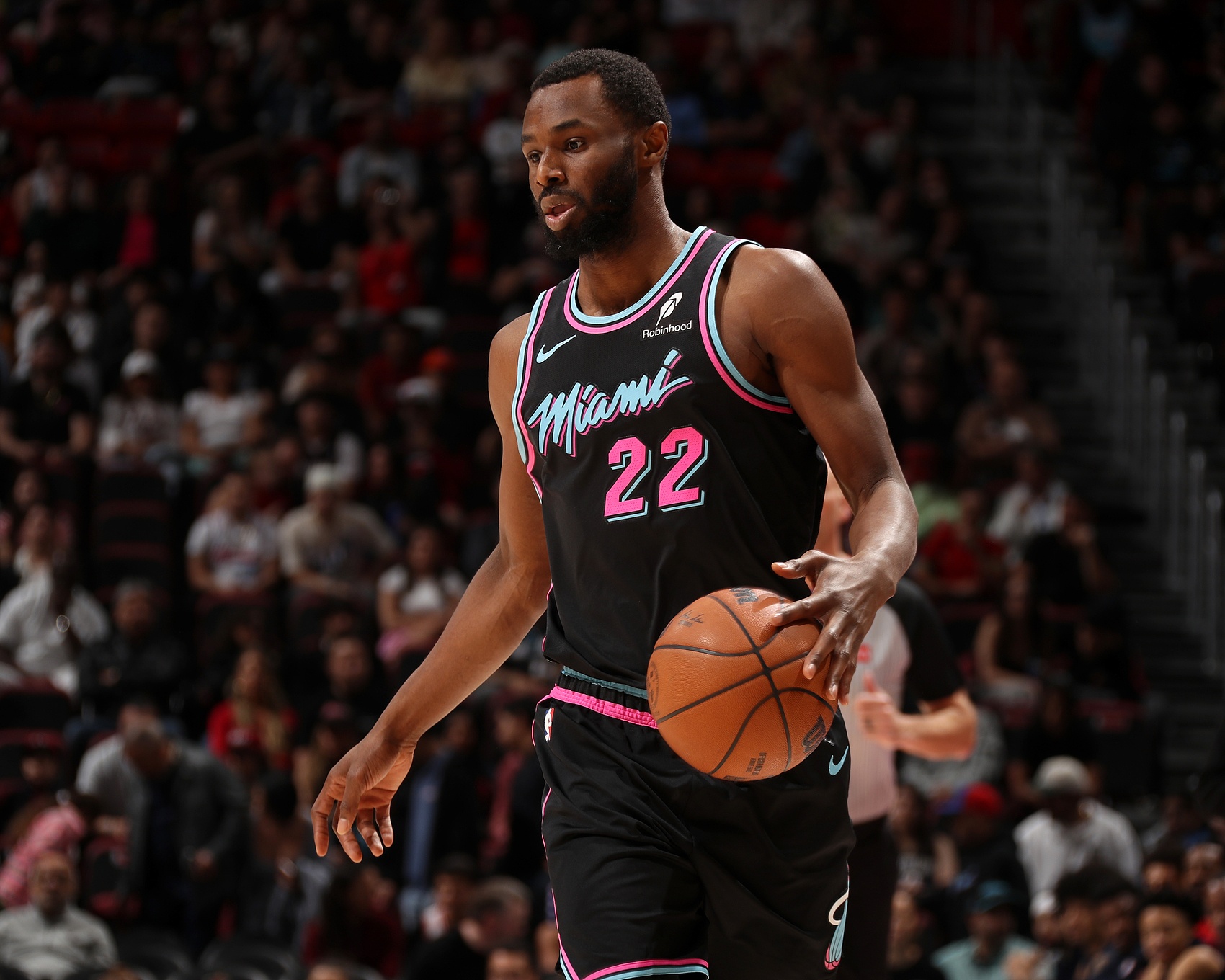 九游体育官方入口-场均15.9分5篮板！热火客战鹈鹕 维金斯因脚趾发炎缺阵