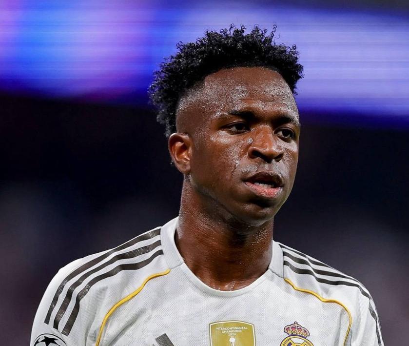 税后3000万！21场2球还狮子大开口，维尼修斯想对标姆巴佩有点难